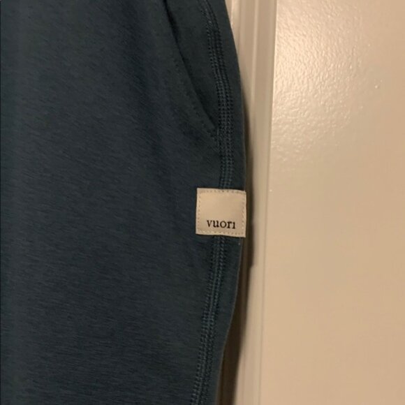 Vuori Women’s Green Performance JoggersSize L, Excellent Condition - Picture 3 of 5